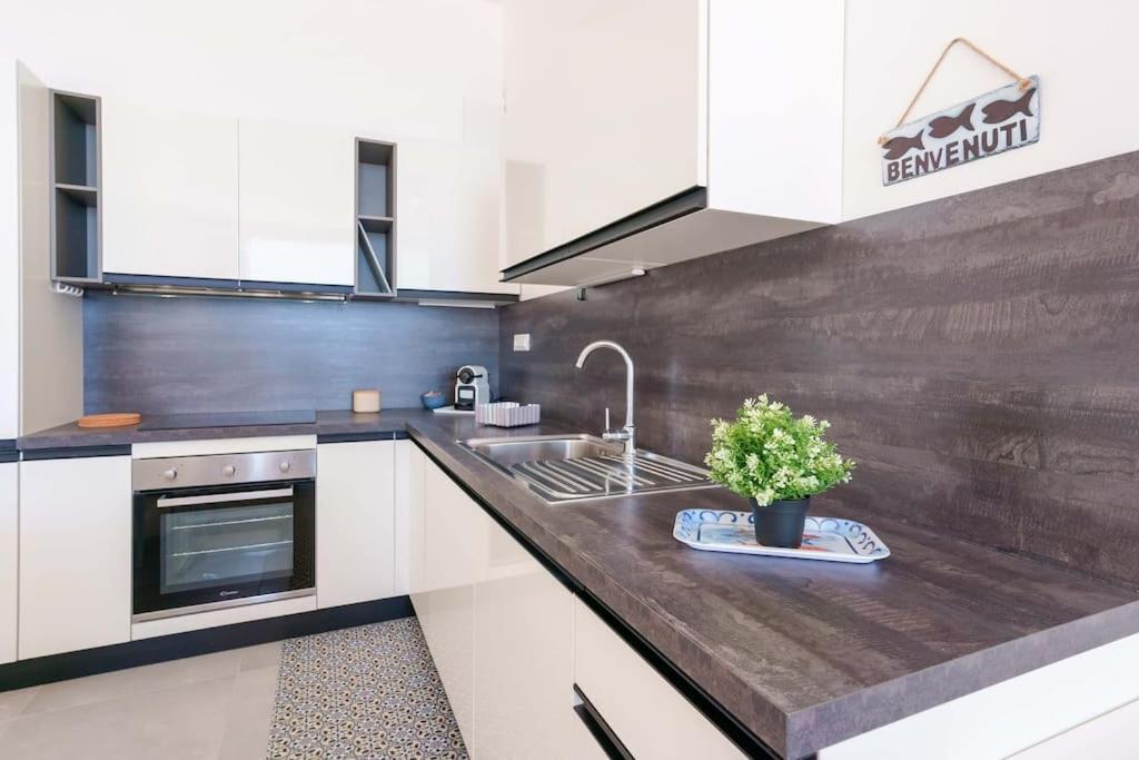 Guest House Mareluna Carloforte  Ngoại thất bức ảnh